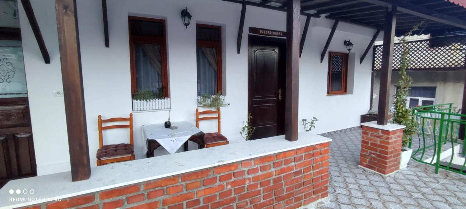 Guest House Baba Lluka Berat Exterior foto